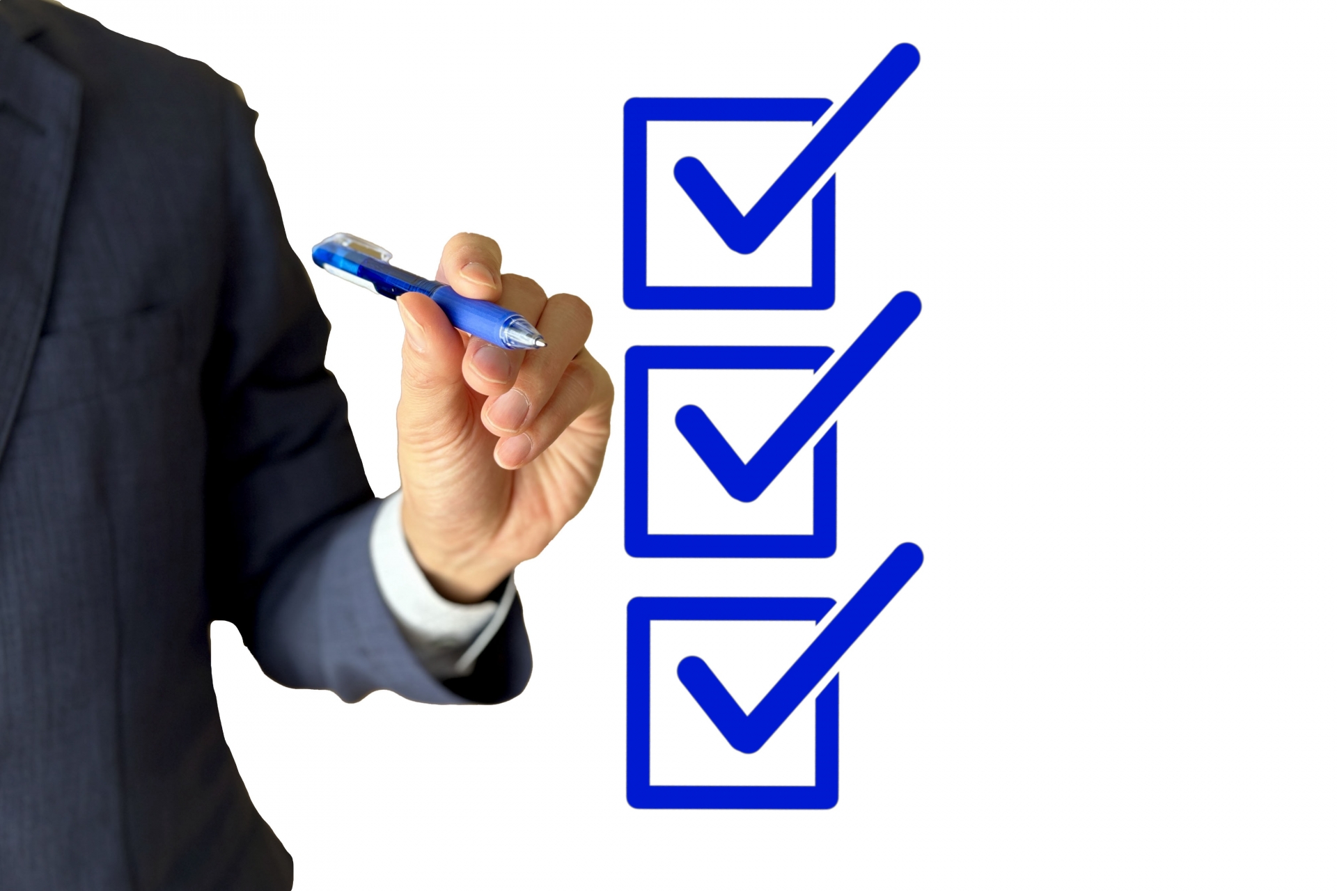 不動産の名義変更手続きとは？必要書類と登記の流れを解説