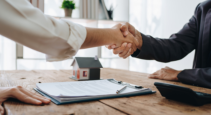 1. 松山市にお住まいのA様が、「実家の売却を地域密着の不動産会社に依頼し、スムーズに買い手が見つかった事例」